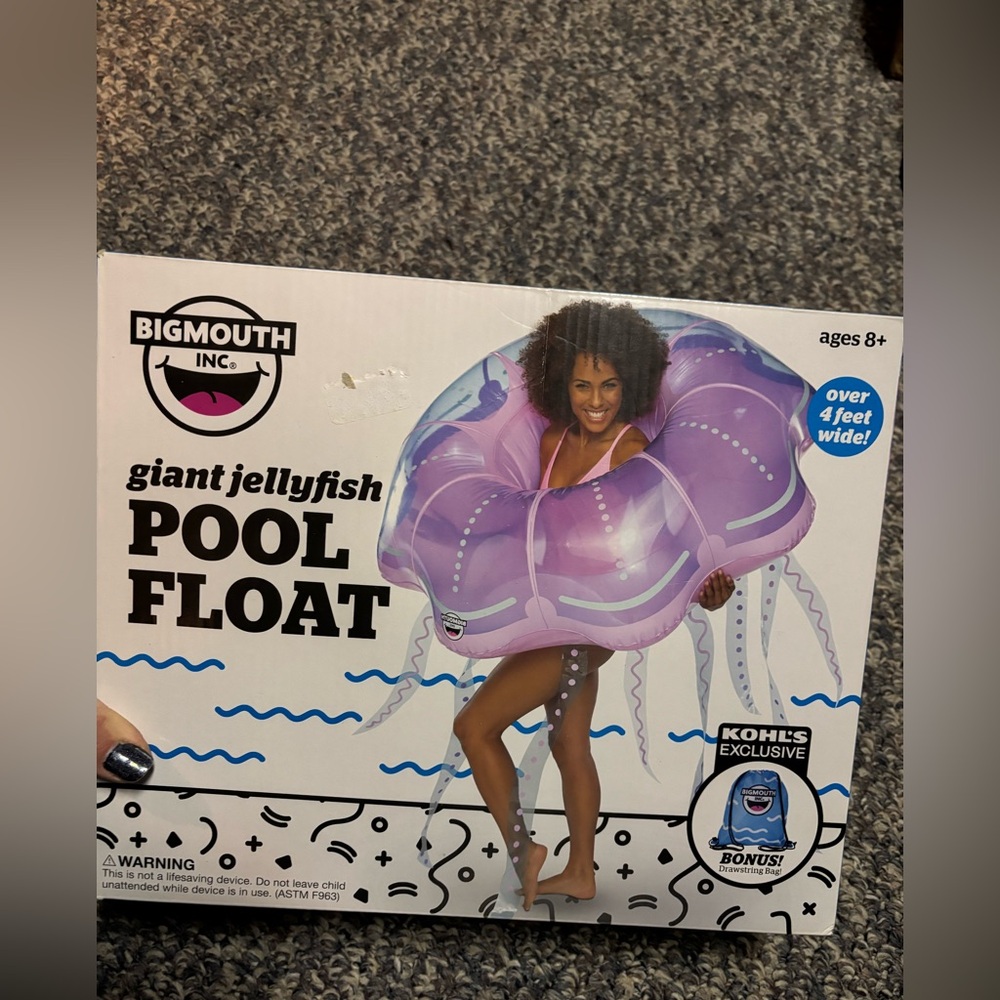 Giant jellyfish pool float